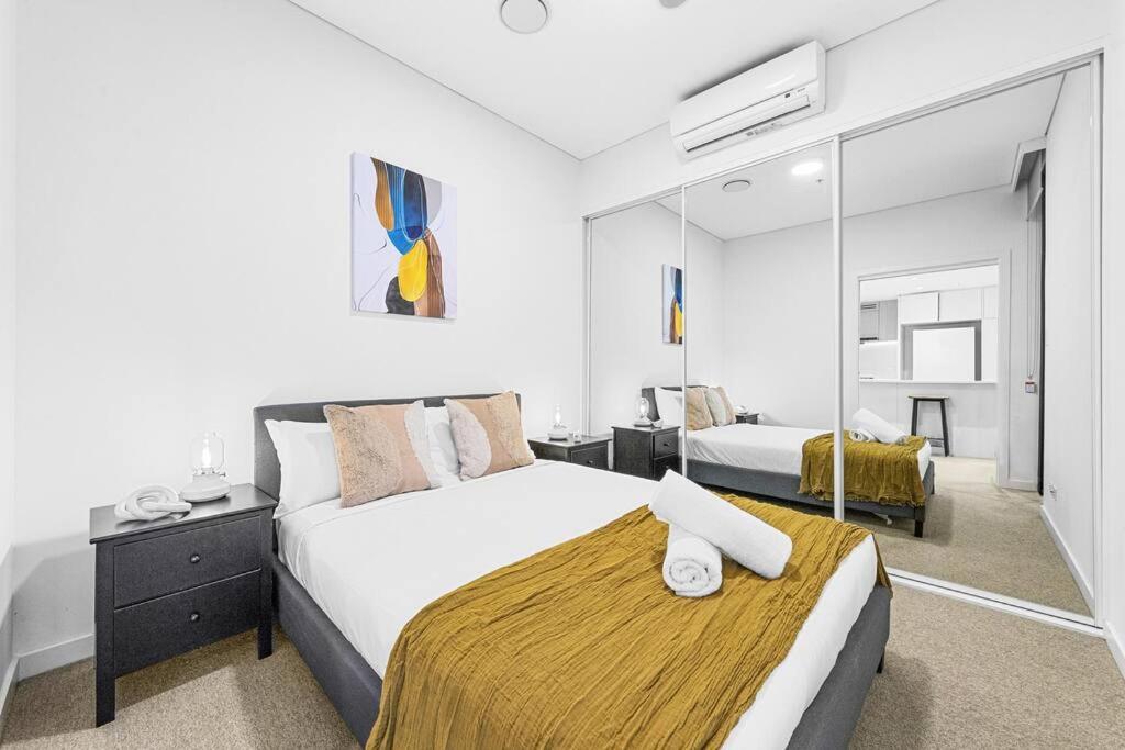 Apartment Two Beds Water&bridge View 9th Lv Masterpiece Holi Sydney