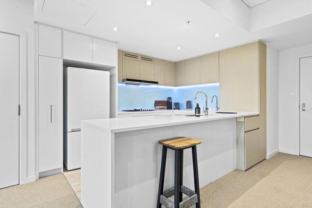 Two Beds Water&bridge View 9th Lv Masterpiece Holi Sydney