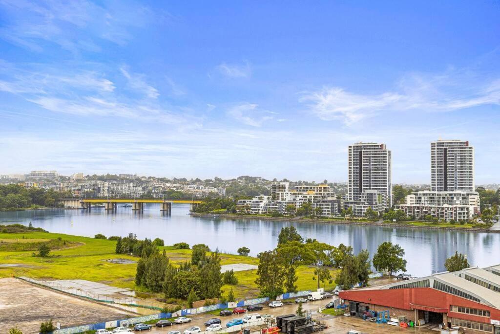 Apartment Two Beds Water&bridge View 9th Lv Masterpiece Holi Sydney